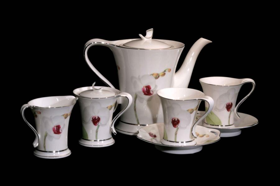 White Flower Teaset - Click Image to Close